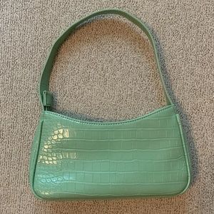 green alligator print shoulder bag
